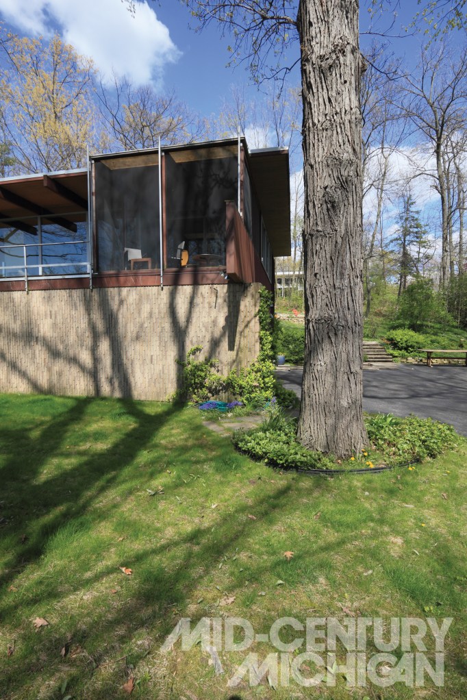 Richard Neutra - List House - Exterior Porch